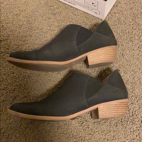 Qupid Black Ankle Booties - Picture 1 of 8